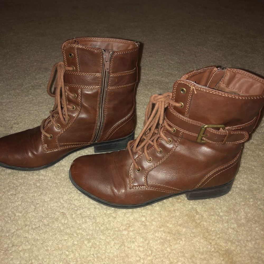 BROWN COMBAT BOOTS (VEGAN)